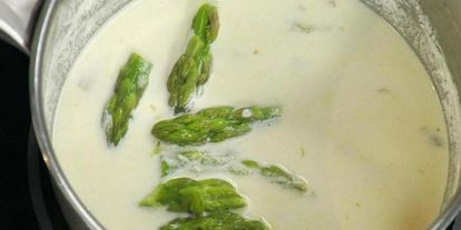 Шаг 4: супа-крема из спаржи с палтусом холодного копчения