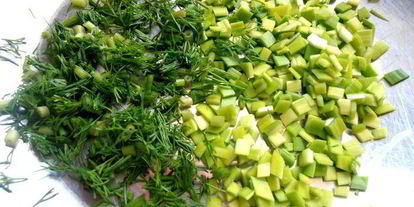 Шаг 2: деревенской окрошки на березовом соке