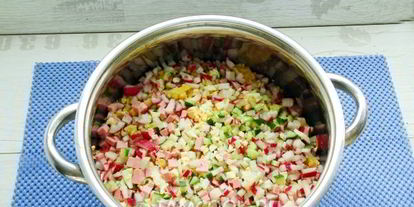 Шаг 6: окрошки на сметане