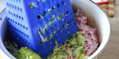 Шаг 1: окрошки на сыворотке с ветчиной