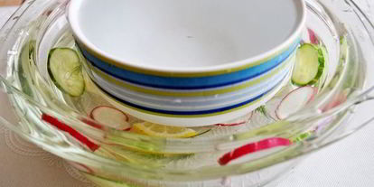 Шаг 1: окрошки сборной мясной в ледяной чаше