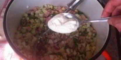 Шаг 4: сельдереевой окрошки на кефире