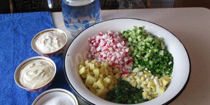 Шаг 7: вкусной окрошки на сметане и воде