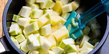 Шаг 6: овощного крема-супа с мороженым из шпината и сметаны