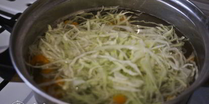 Шаг 6: овощного супа с зеленым горошком