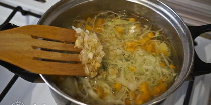 Шаг 7: овощного супа с зеленым горошком