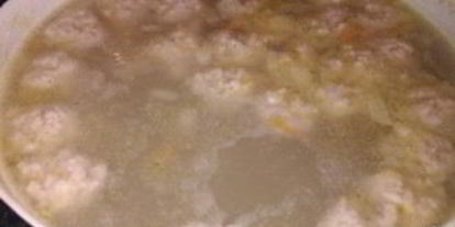 Шаг 3: супа с куриными фрикадельками и овощами