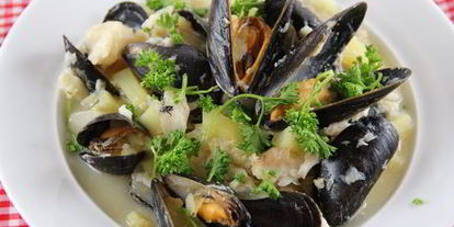 Шаг 5: густой похлебки с картофелем, мидиями и треской