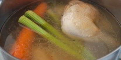 Шаг 1: густой похлебки с курицей и пореем