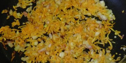 Шаг 6: рассольника с копченой колбасой и перловкой