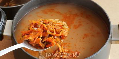 Шаг 12: рассольника с томатом, перловкой и солеными огурцами