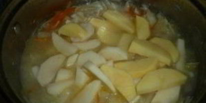 Шаг 1: кислых щей на курином бульоне