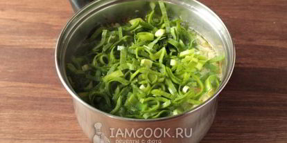 Шаг 7: постных зеленых щей с крапивой и китайским чесноком