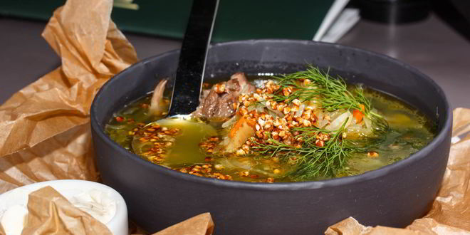 Рецепт Щей из квашеной капусты с белыми грибами