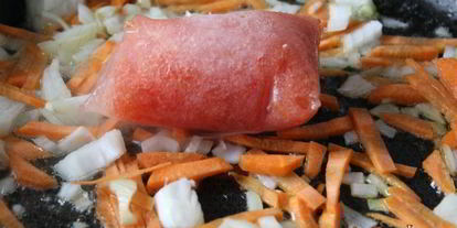 Шаг 1: щей из молодой капусты на курином бульоне