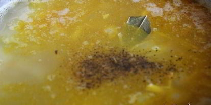 Шаг 6: щей из свежей и квашеной капусты на курином бульоне