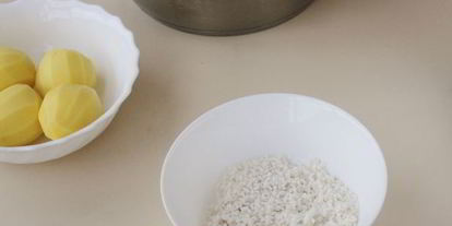 Шаг 2: зеленых щей с крапивой и щавелем