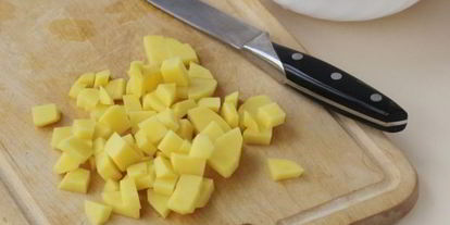 Шаг 3: зеленых щей с крапивой и щавелем