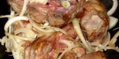 Шаг 1: шурпы из свиных ребрышек