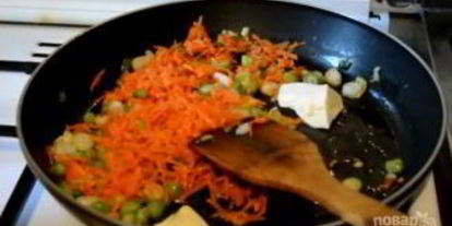 Шаг 1: рыбной солянки с крабовыми палочками