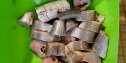 Шаг 4: рыбной солянки с крабовыми палочками