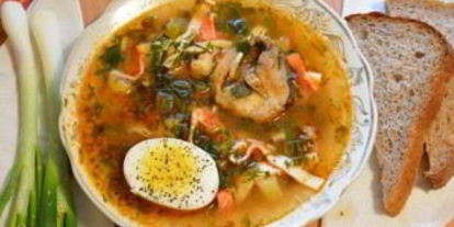 Шаг 6: рыбной солянки с крабовыми палочками