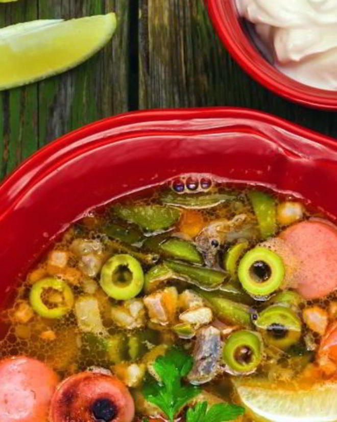 Рецепт сборной солянки с грудинкой, курицей и сосисками