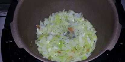 Шаг 1: солянки по-грузински в мультиварке