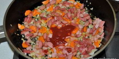 Шаг 3: солянки с фрикадельками и фасолью