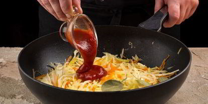 Шаг 5: солянки с капустой по-домашнему