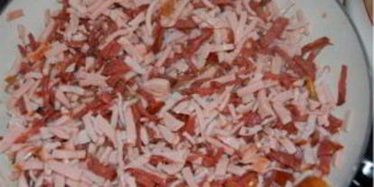 Шаг 1: солянки с колбасой и капустой