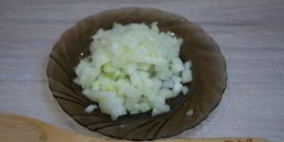 Шаг 3: солянки с колбасой