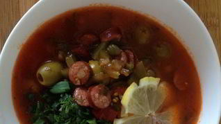 Рецепт Солянки с копчеными ребрами и колбасками