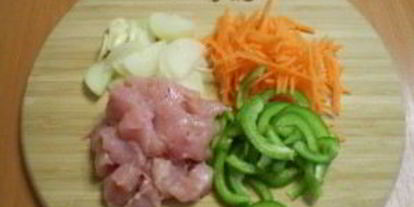 Шаг 2: солянки с курицей и капустой