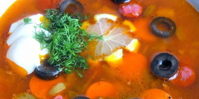 Рецепт солянки с лимоном и оливками