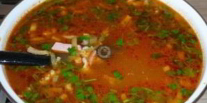 Шаг 8: солянки с мясом и колбасой