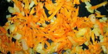 Шаг 2: солянки сборной мясной с картошкой