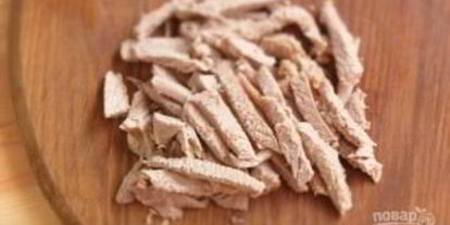 Шаг 2: солянки сборной мясной с колбасой