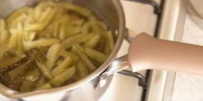 Шаг 3: солянки сборной мясной с колбасой