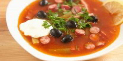 Шаг 6: солянки сборной мясной с колбасой