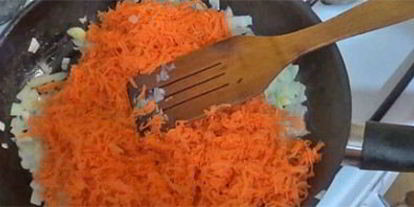 Шаг 1: солянки сборной с картошкой