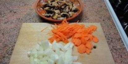 Шаг 1: супа грибного белого