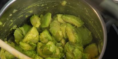 Шаг 1: супа из авокадо с конкильони, фаршированными шпинатом