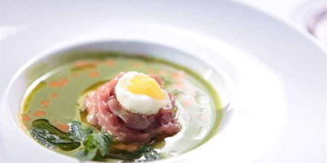 Рецепт супа из шпината с тартаром из молодого теленка