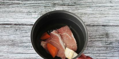 Шаг 1: супа харчо иза свинин с рисома