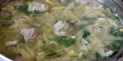 Шаг 5: супа-лапши с фрикадельками и яйцом