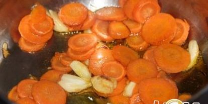 Шаг 2: супа пюре из горошка с хрустящим луком и паприкой