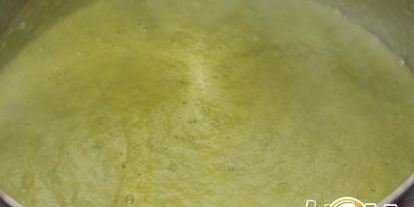 Шаг 5: супа пюре из горошка с хрустящим луком и паприкой