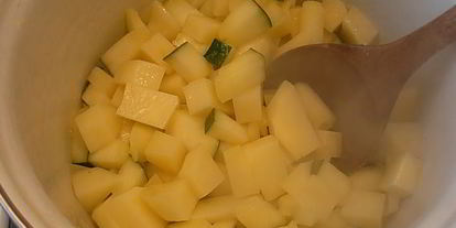 Шаг 1: супа-пюре из кабачка с творожным кремом