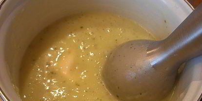 Шаг 2: супа-пюре из кабачка с творожным кремом